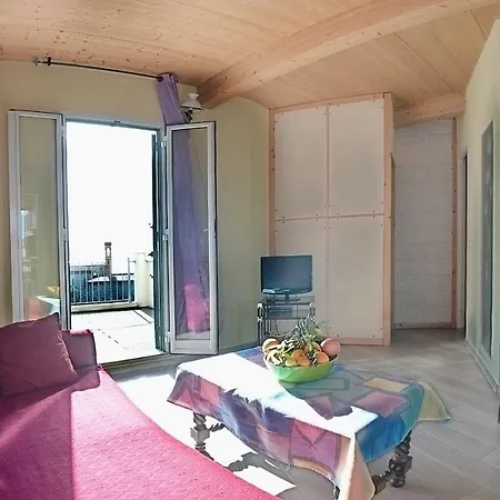 아파트 Attico Sul Mare 피옴비노